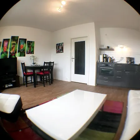 Apartment Dachgeschosswohnung Mitten Im Kiez *